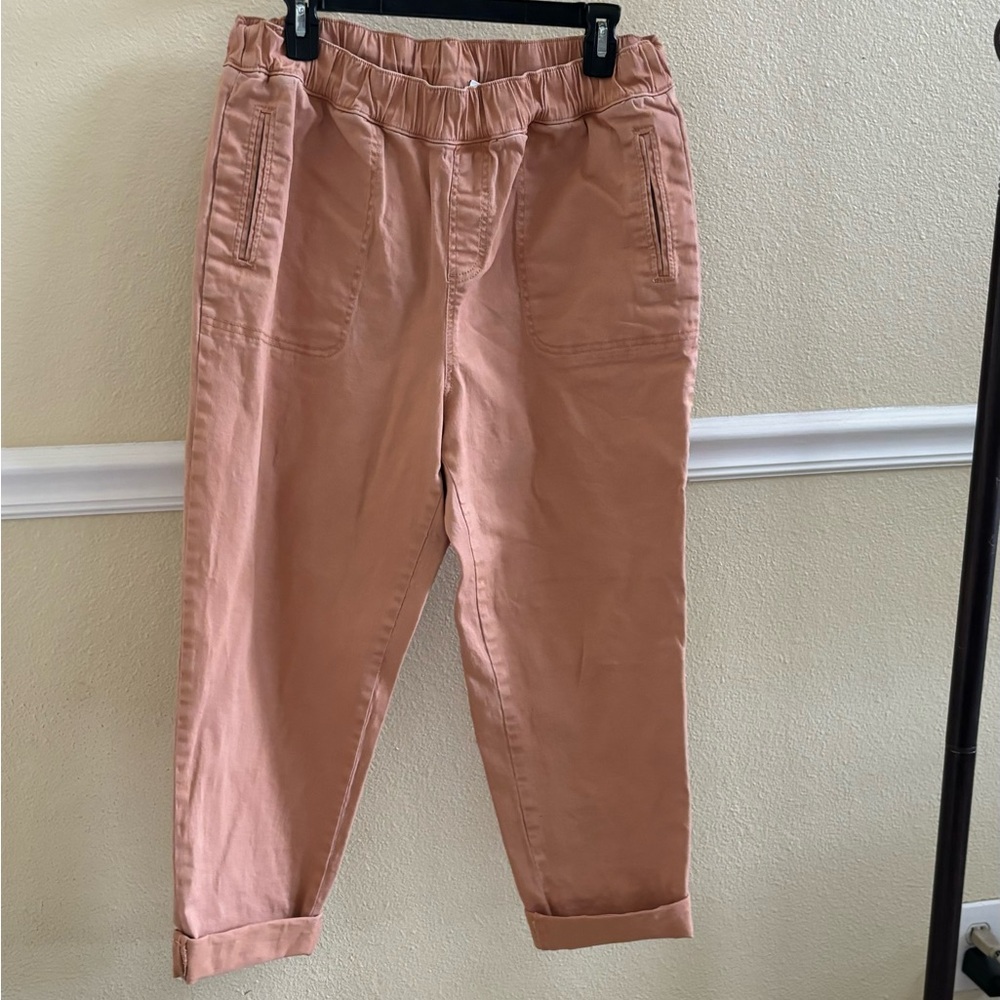 Peach color crop pants with elastic waist